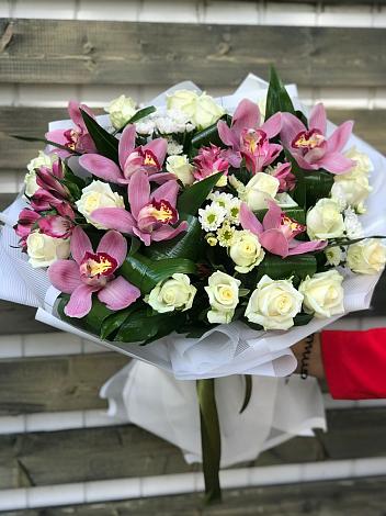 Букет цветов из: Розы и Хризантемы в Щиграх