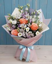 Букет цветов из:  Лизиантусы, Розы, Альстромерии и Гипсофила в Щиграх