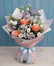 Букет цветов из:  Лизиантусы, Розы, Альстромерии и Гипсофила в Щиграх