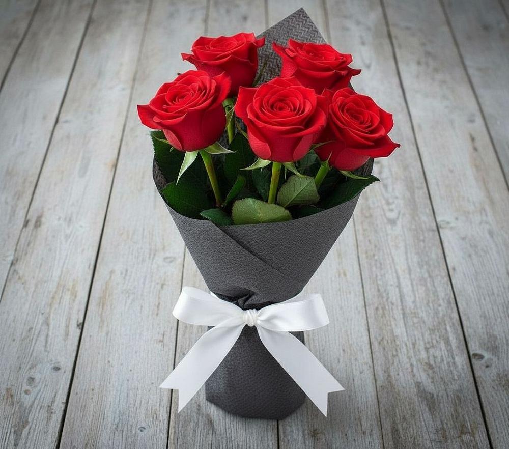 Букет 5 Красных роз Эдлесс Лав в Щиграх