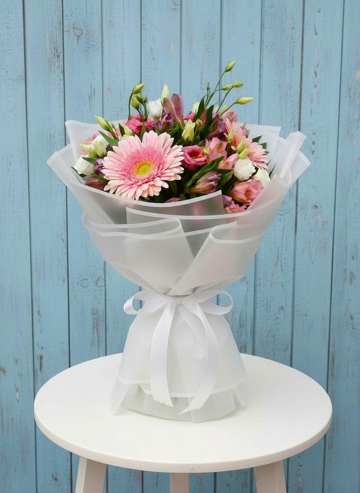 Букет цветов из: Герберы, Альстромерии и Лизиантусы в Щиграх